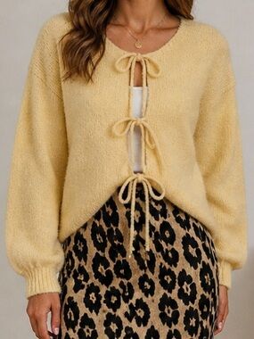 Yellow Cape with Plush Texture and Tie-Front Closure Size L